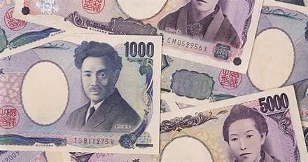 Japanese yen sinks to 40-year low, keeping intervention risks in focus